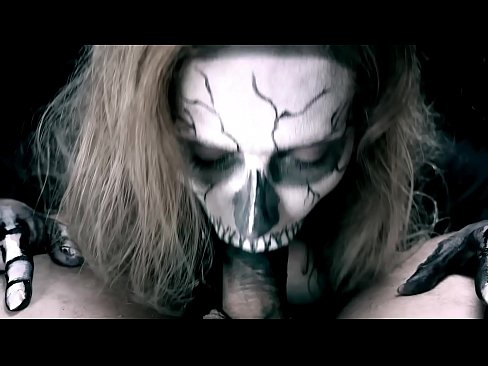 ❤️ Demon djevojka siše kurac svojim crnim ustima i guta spermu. ❤️❌ Seks na hr.pornogroupp.ru ❌